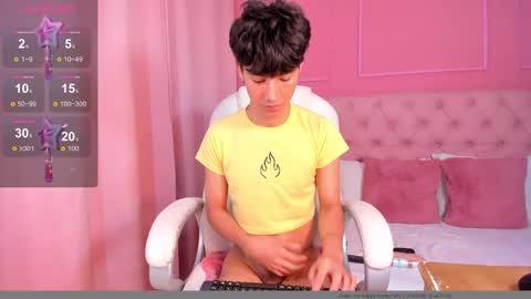 Snapshot of shady_stone chatting on March 10, 5:00 am shady_stone online show from March 10, 5:00 am