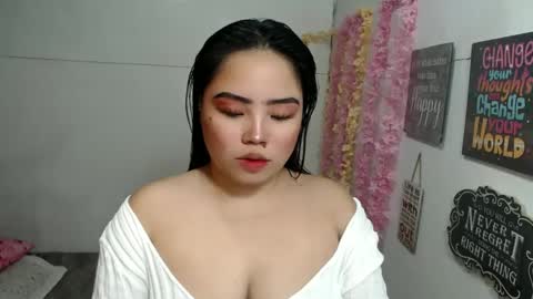 Snapshot of shamcysupsup chatting on February 28, 9:36 am Shamcy online show from February 28, 9:36 am