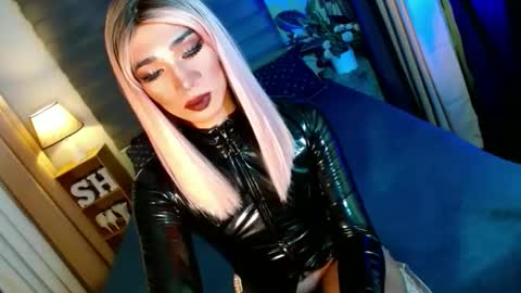 MISS SHANE online show from November 25, 6:50 pm