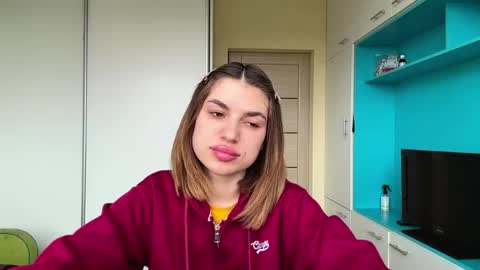 Lia online show from April 18, 8:49 am