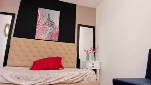 S H A N E L L E   online show from March 5, 2:23 pm