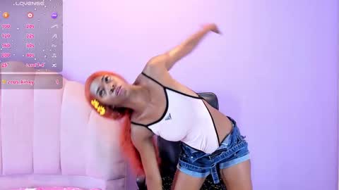 S H A N E L L E   online show from October 9, 2:33 pm