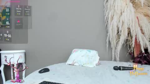 S H A N E L L E   online show from October 25, 5:35 pm