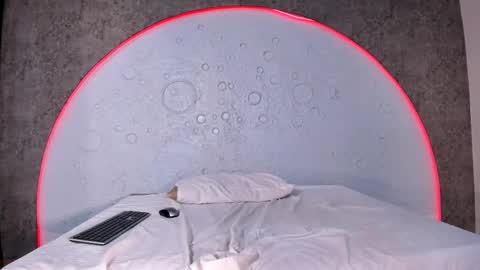 Shanel online show from March 6, 11:48 pm