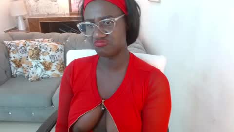Snapshot of shanntall_tk chatting on February 27, 6:20 pm shanntall_tk online show from February 27, 6:20 pm