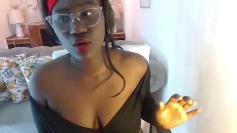 Snapshot of shanntall_tk chatting on February 24, 3:42 pm shanntall_tk online show from February 24, 3:42 pm