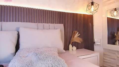 SHANON online show from December 2, 7:23 pm