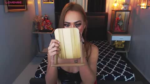Snapshot of shantal_wildnaughty chatting on January 17, 3:32 pm SHANTAL online show from January 17, 3:32 pm