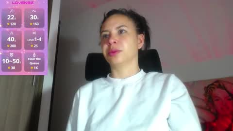 Snapshot of shantalhot69 chatting on December 16, 8:41 am Shantal online show from December 16, 8:41 am