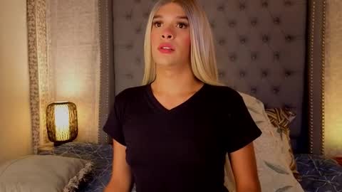 Shantal Jones online show from September 10, 8:43 pm