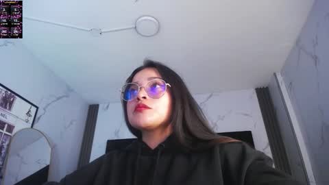 Shantall online show from October 17, 9:41 pm