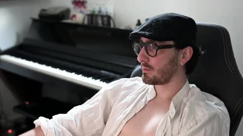 frenchy boy online show from April 19, 8:59 am