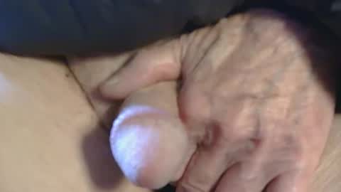 shapelyhelm1 online show from October 13, 7:43 am