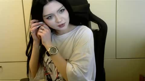 Angie online show from October 14, 2:31 pm