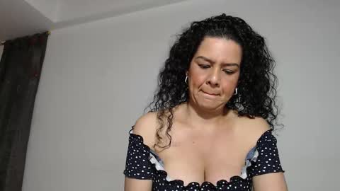 sharickleon11 online show from November 21, 11:14 pm