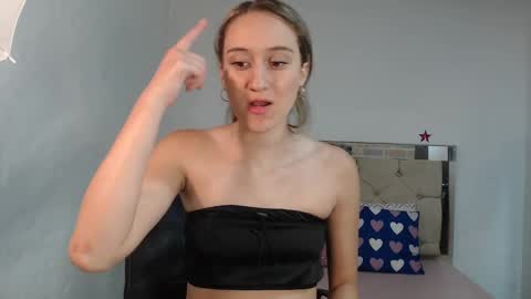 Sara online show from February 28, 1:36 pm