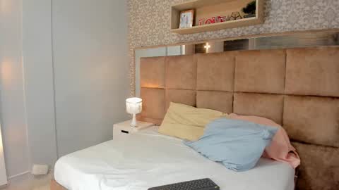  SHARLOTTE   online show from March 8, 12:20 pm