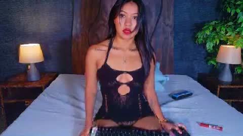 sharlottjoness online show from July 1, 10:35 am