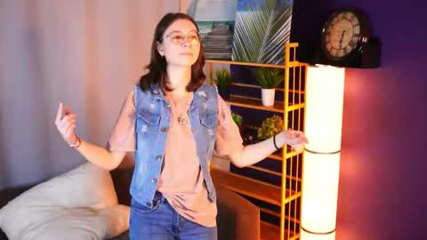 Hello im LIa online show from December 23, 4:29 am