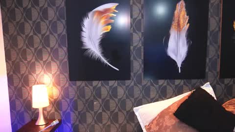 Sharom  online show from March 5, 7:12 pm