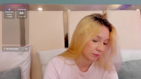 Shantall online show from February 13, 8:55 pm