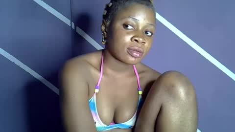 Snapshot of shawnie_baby chatting on September 19, 1:10 am shawnie_baby online show from September 19, 1:10 am