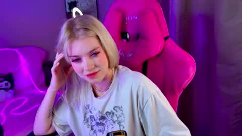 Lola online show from February 15, 1:10 am