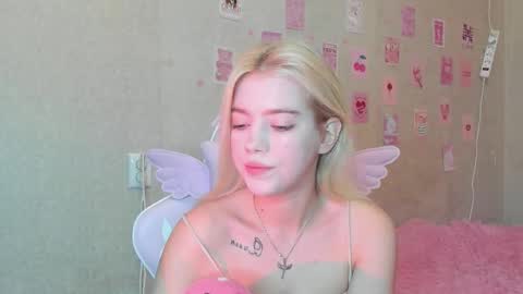 Lola online show from September 14, 6:20 pm