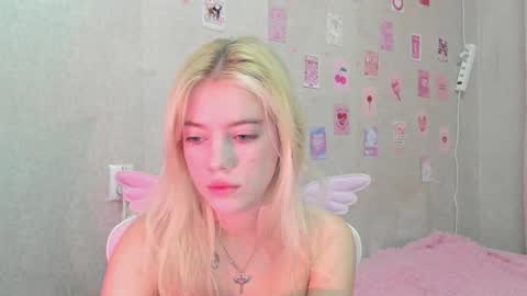 Lola online show from September 18, 6:12 pm