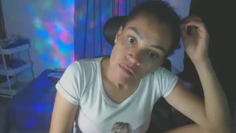 Snapshot of shayna_cute chatting on February 3, 1:09 am Shayna online show from February 3, 1:09 am