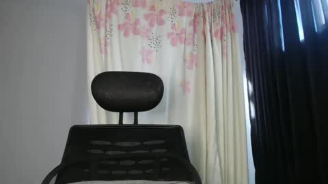 Snapshot of shayna_cute chatting on December 30, 2:08 pm Shayna online show from December 30, 2:08 pm