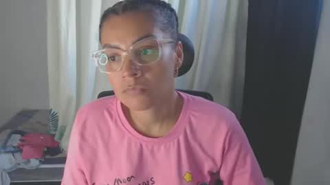 Snapshot of shayna_cute chatting on January 19, 9:34 pm Shayna online show from January 19, 9:34 pm
