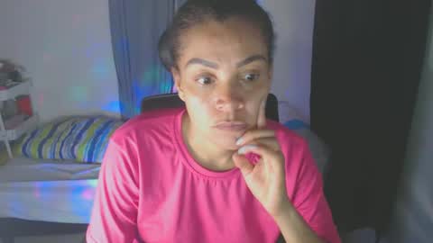 Snapshot of shayna_cute chatting on March 12, 1:47 am Shayna online show from March 12, 1:47 am