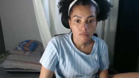 Snapshot of shayna_cute chatting on January 15, 10:35 pm Shayna online show from January 15, 10:35 pm