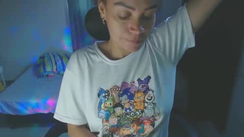Snapshot of shayna_cute chatting on February 23, 12:59 pm Shayna online show from February 23, 12:59 pm