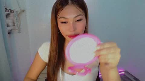 Snapshot of shealana69 chatting on December 3, 8:33 am MY IG Shealana69 online show from December 3, 8:33 am