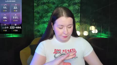 Snapshot of shedar_pretty chatting on December 23, 6:00 am Shedar online show from December 23, 6:00 am