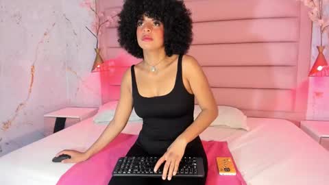 sheeylopez online show from February 1, 3:03 am