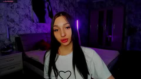 sheillawood online show from October 14, 12:35 am