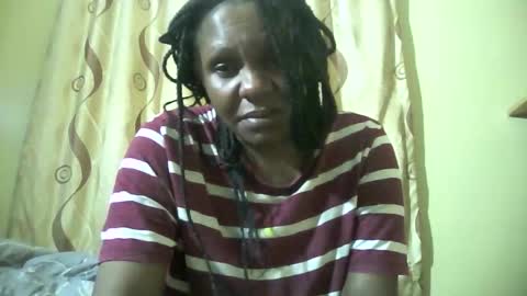 Snapshot of shellynewest chatting on November 1, 11:15 pm shelly online show from November 1, 11:15 pm