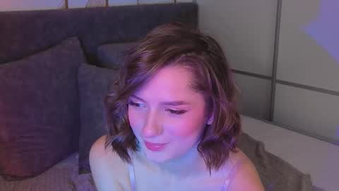 Snapshot of shelysky chatting on September 14, 4:30 pm Hi guys my name is Shelly Im 20 years old. Im a shy but very sweet girl online show from September 14, 4:30 pm