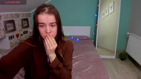 ShelyMoon online show from February 18, 1:43 am