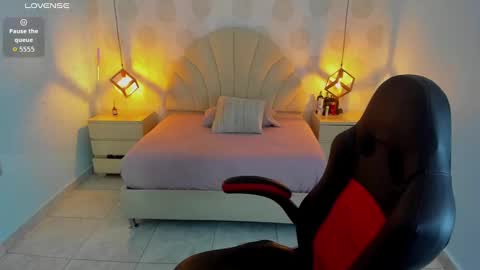 SHENOA online show from September 26, 8:06 pm