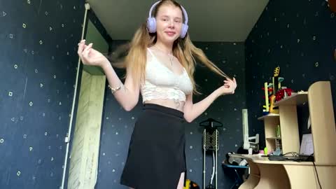Kaayy online show from May 14, 8:23 am
