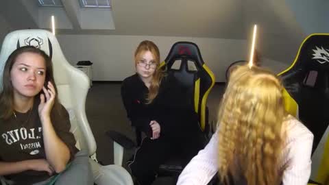 Sheryl online show from October 1, 3:22 pm