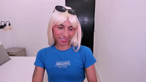 Snapshot of sheryl_ss chatting on December 18, 5:00 pm Sheryl Ss online show from December 18, 5:00 pm