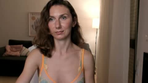 Snapshot of shesleepsnaked chatting on March 6, 9:42 pm shesleepsnaked online show from March 6, 9:42 pm