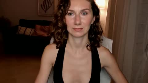 Snapshot of shesleepsnaked chatting on January 12, 5:33 pm shesleepsnaked online show from January 12, 5:33 pm