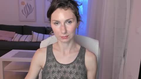 Snapshot of shesleepsnaked chatting on March 12, 8:20 pm shesleepsnaked online show from March 12, 8:20 pm