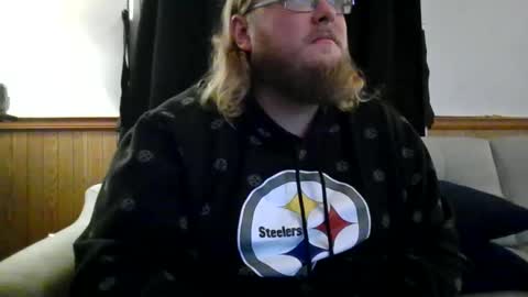 Snapshot of shifty885 chatting on December 19, 9:16 pm shifty885 online show from December 19, 9:16 pm
